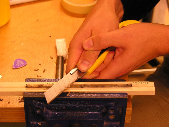 Cutting surface with Stanley knife