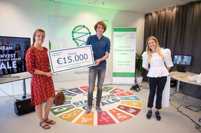 Mylium - Winner of the Impact Award, with Iris Houthoff and Hugo Hoenink, Heleen van Poecke on the right