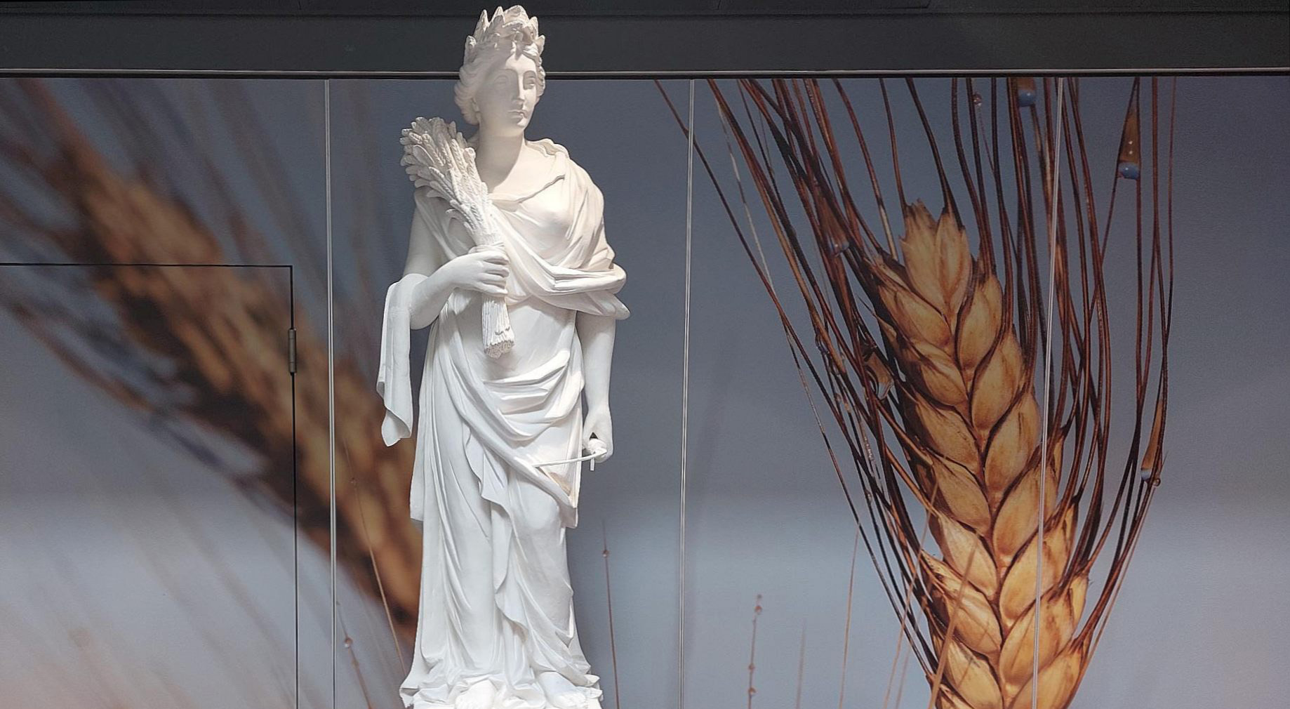 Ceres, goddess of agriculture, statue in the main hall of the Atlas building, donated in 1886 to one of WUR predecessors.