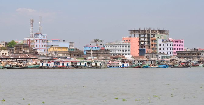 Snel oprukkende verstedelijking in Bangladesh (foto: Steve Goodbred)