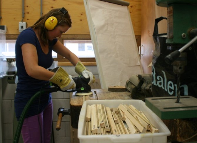 Sanding disks or cores (up to grid 1200 or more) with Festool RO150 FEQ geared eccentric sander incl. mobile dust extractor 