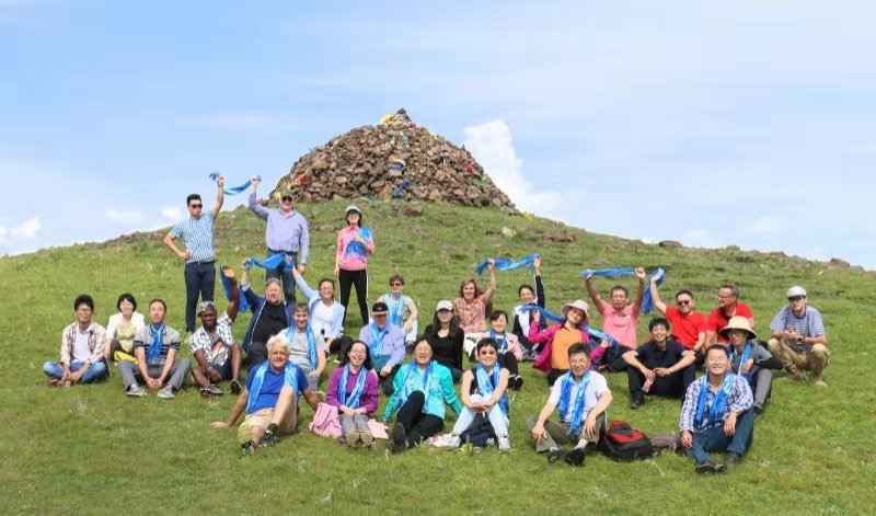 Richard Visser (bovenaan in het midden) met cursisten en docenten van onze cursus International Training Program on Plant Breeding in Binnen-Mongolië. Foto: Richard Visser